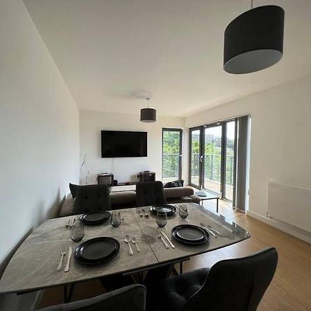 2 Bedroom Modern City Centre Bournemouth Apartment Bagian luar foto