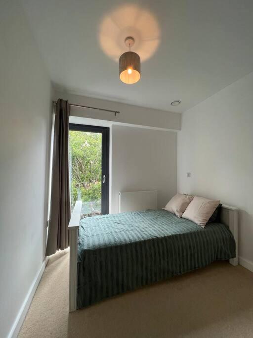 2 Bedroom Modern City Centre Bournemouth Apartment Bagian luar foto